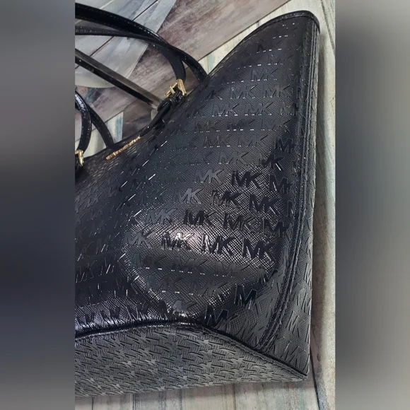 Michael Kors MK Signature Embossed Jet Set Carryall Tote Bag Black EUC - Picture 6 of 14